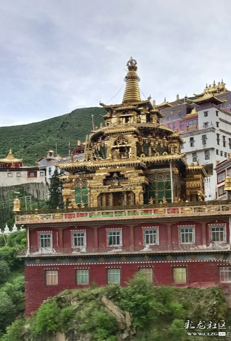白玉噶陀寺-彩龙社区
