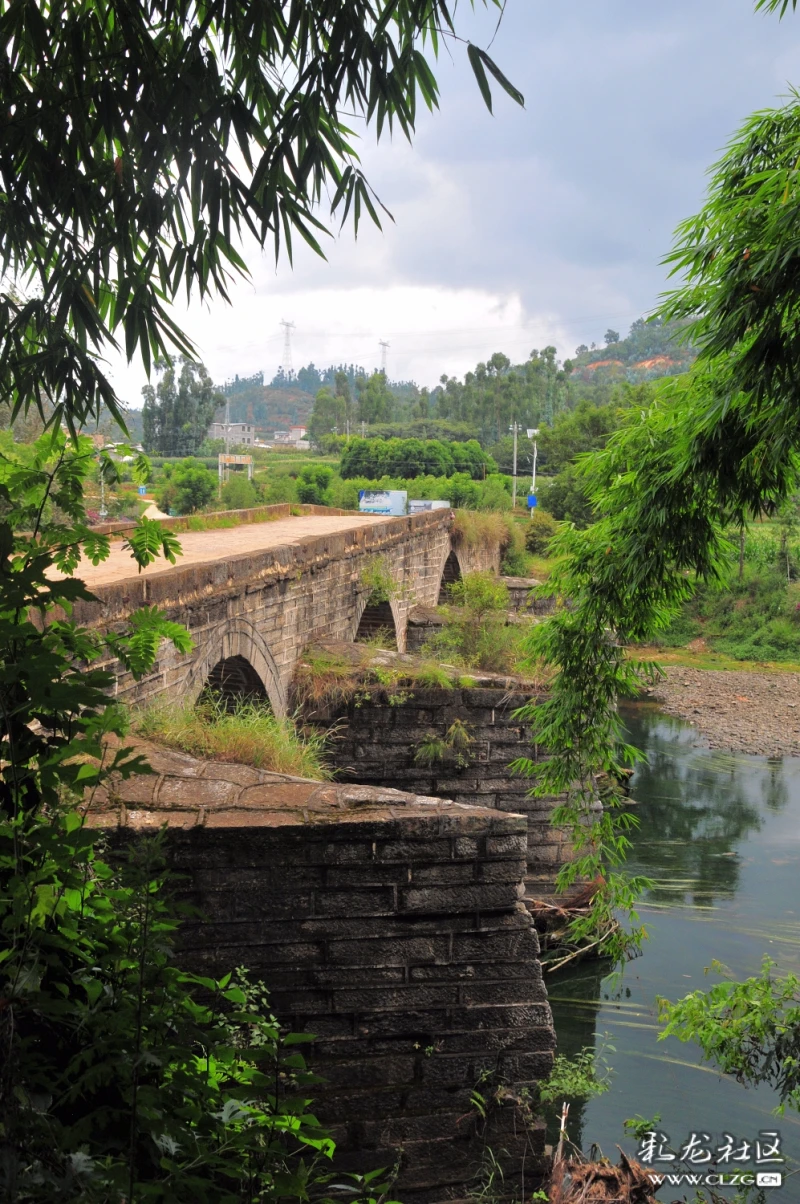 古桥风貌-彩龙社区