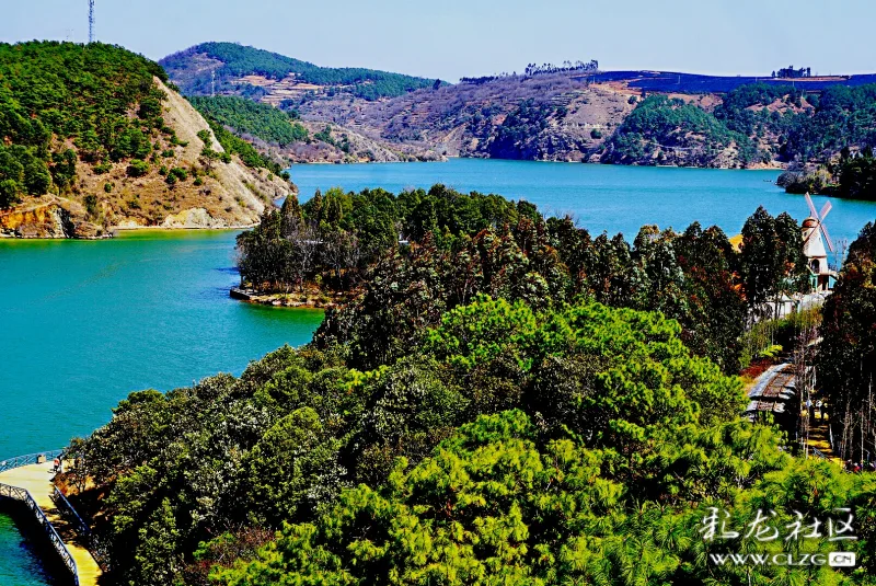 主题秋游云南寻甸凤龙湾阿拉丁小镇6摄影赵谢荣