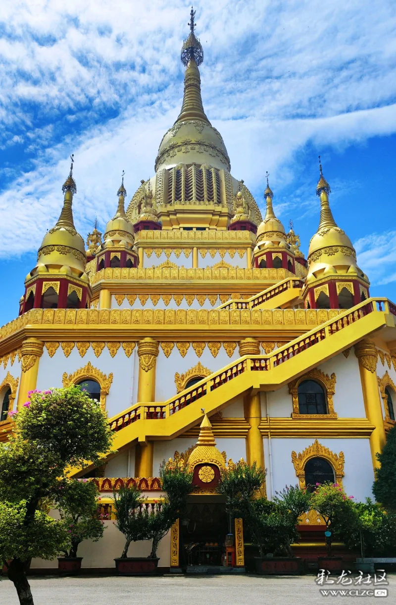 主题:【游云南德宏芒市——勐焕大金塔】(1)摄影:【赵谢荣】-彩龙社区