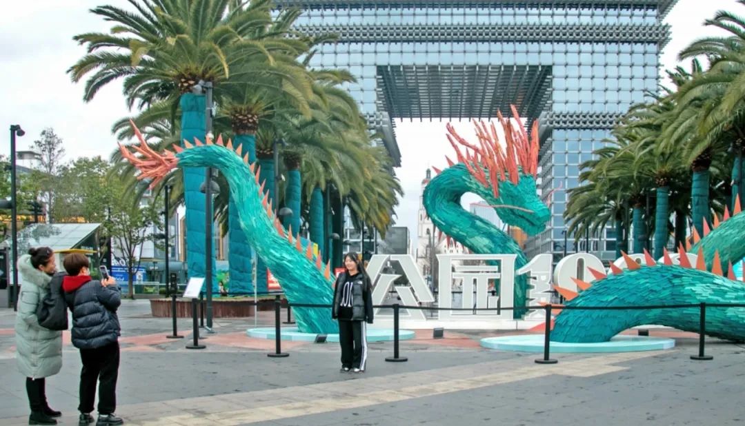 昆明年味儿渐起一些商圈龙出没