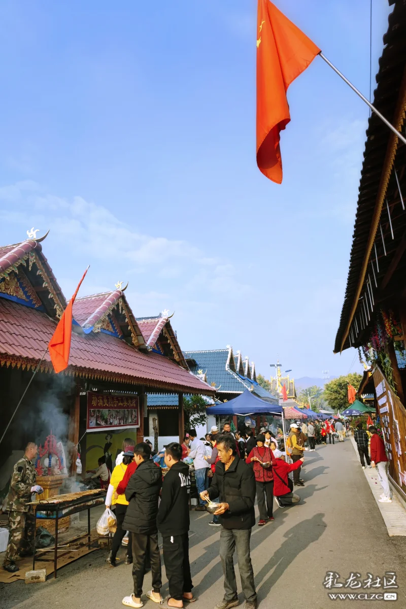 在勐腊感受中老边民赶摆节