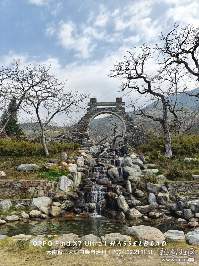 漾濞云上村庄,位于大理市漾濞县苍山西镇的光明村,是一个坐落在苍山