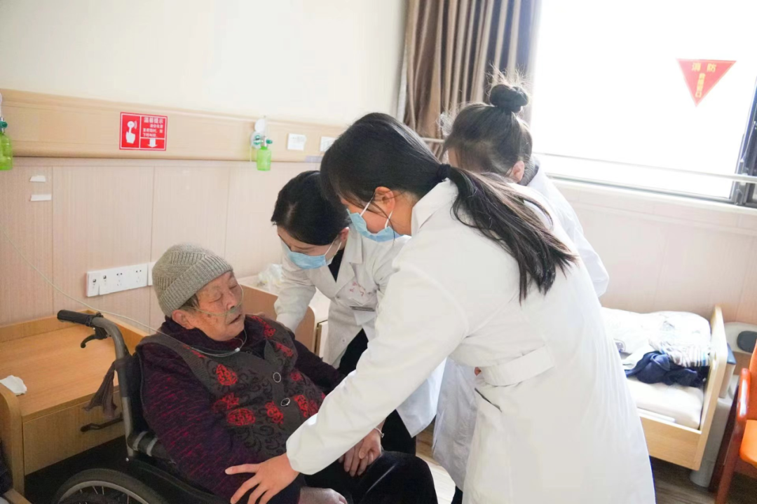 医养服务全覆盖健康养老有医靠探索全国医养结合示范区盘龙实践