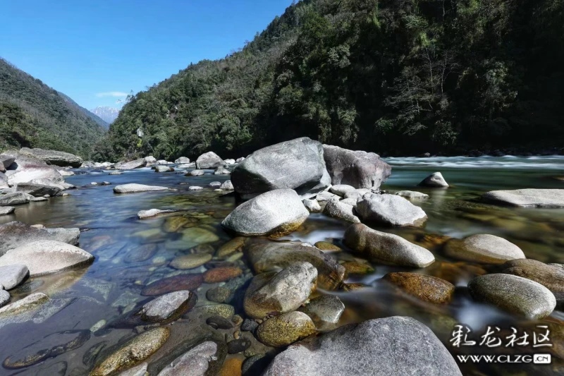 独龙水色地处怒江州上游的独龙江