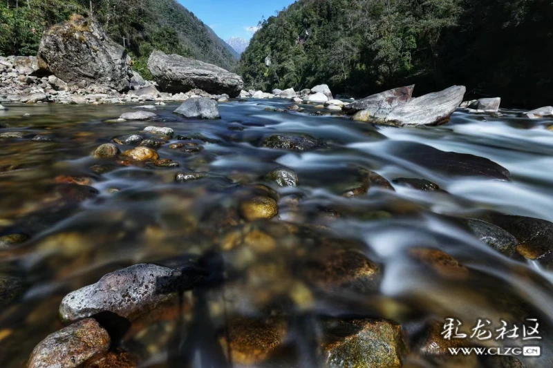 独龙水色地处怒江州上游的独龙江