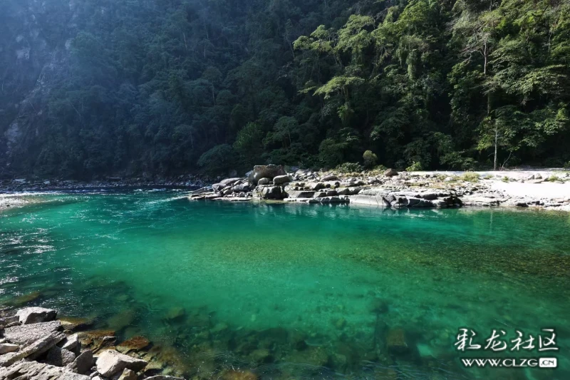 独龙水色地处怒江州上游的独龙江
