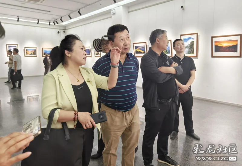 第二届大美雪山摄影大赛获奖作品摄影展在昆明市博物馆开展