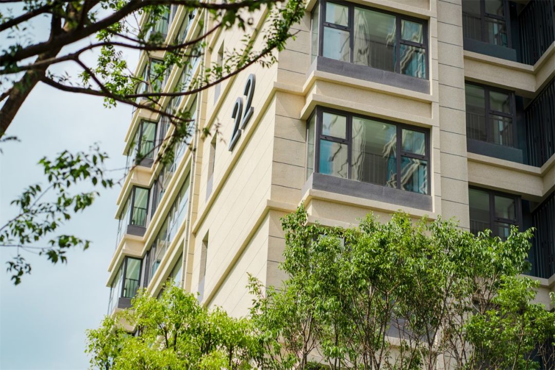 项目注重业主情感体验上的需求和满足,循迹自然高差,规划五级台地园林