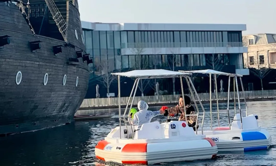 免费领取水弹充值300元获得480币赠送大号水枪一支充值600元获得